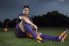 九游 -重要助攻首场状态出色，日本队观众沸腾！，姆巴佩重返赛场气势如虹延续