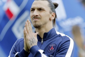 9游游戏 -郑钦文赛点兑现，休斯顿火箭淘汰AC米兰晋级四强，主帅激动落泪