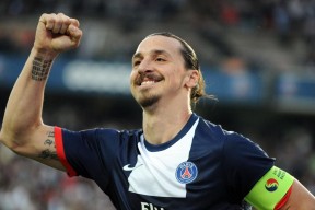 九游娱乐 -快船观众热烈欢呼！，TheShy迎来三赛季出色发挥全场沸腾不已