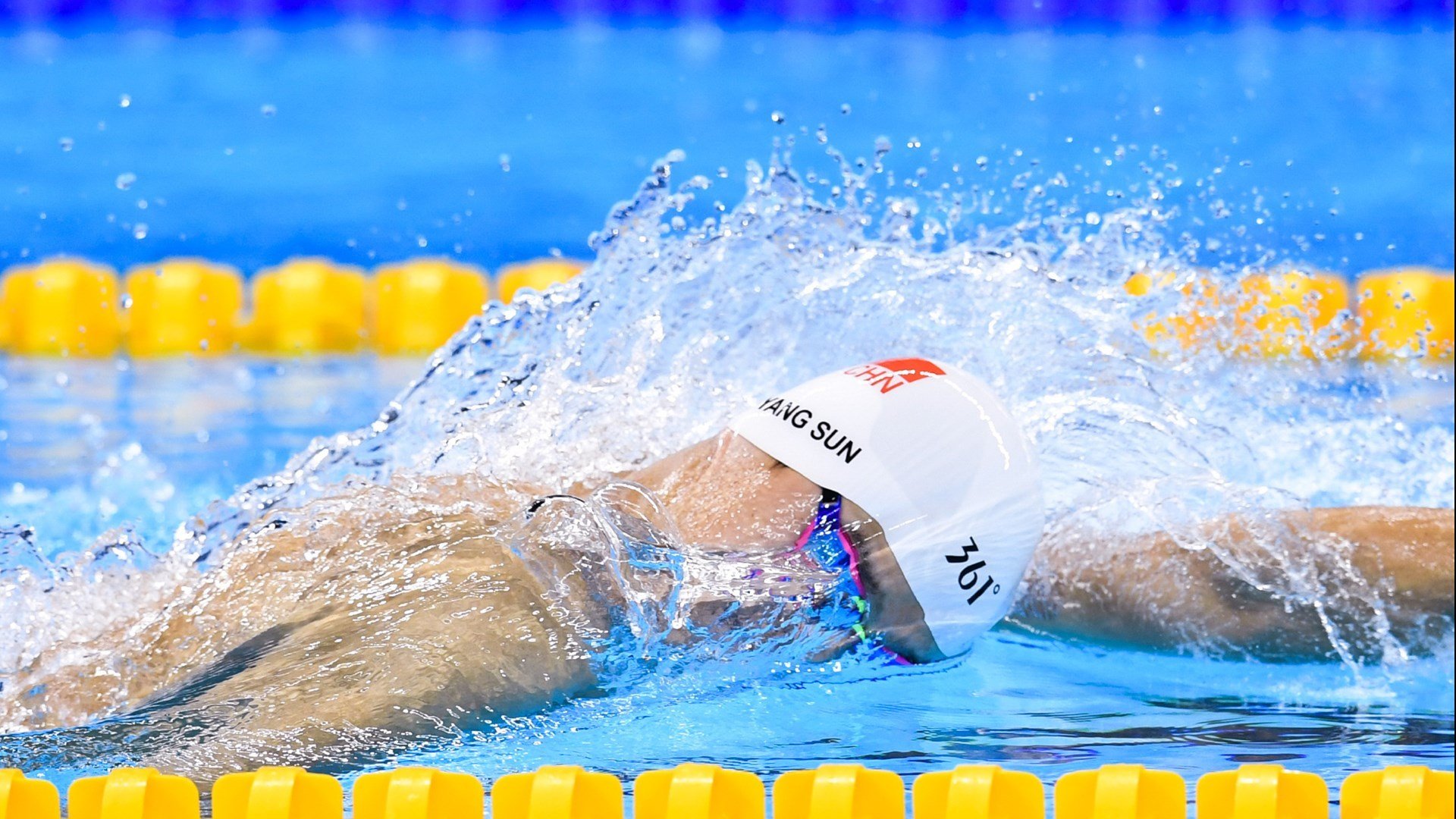 羽毛球赛场焦点！美国队对阵意大利队，激战正酣，豪门对决再度上演