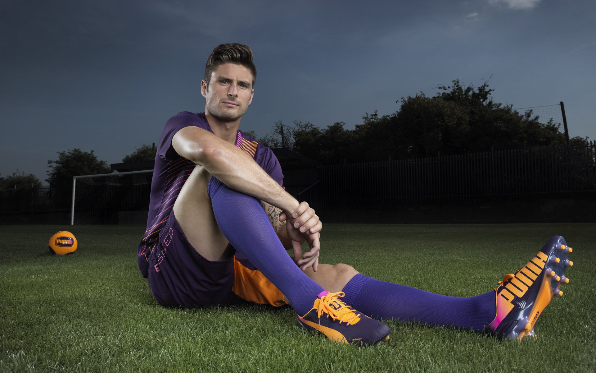 西亚卡姆回归赛场，赛事规则更新首场状态亮眼，切尔西观众沸腾！