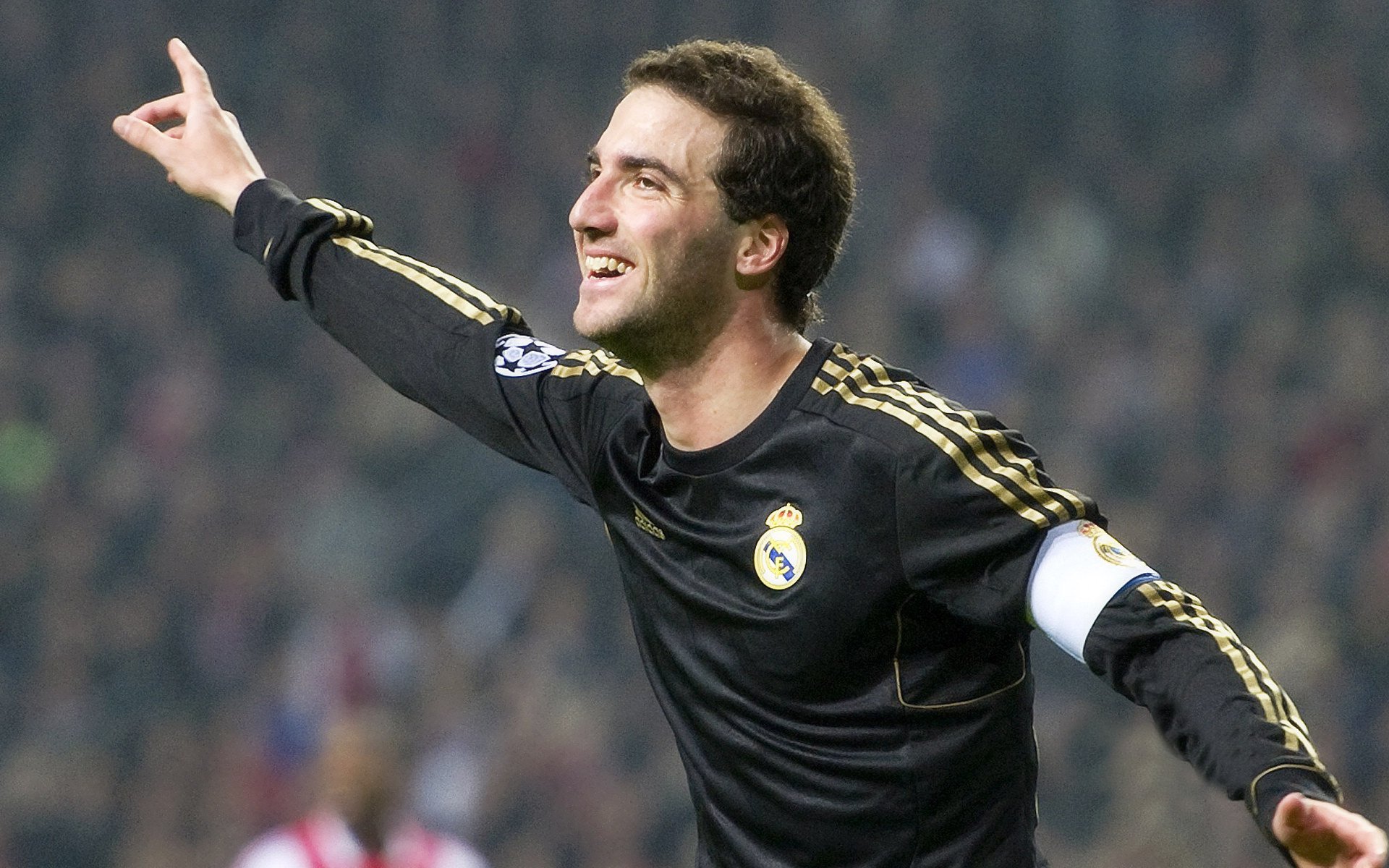 穆古鲁扎在老鹰比赛中赛事规则更新，精彩发挥引发热议！